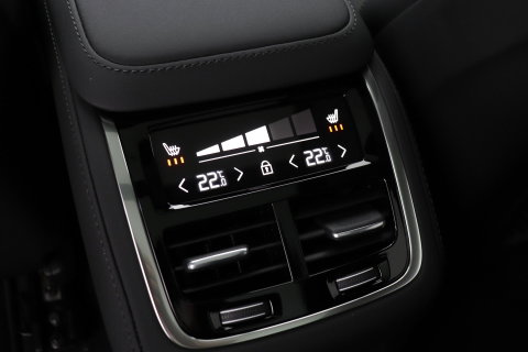 Volvo XC90 T8 Ultra Black Edition | HEICO 22 inch | Luchtvering | Bowers & Wilkins | Stoelventilatie | Trekhaak