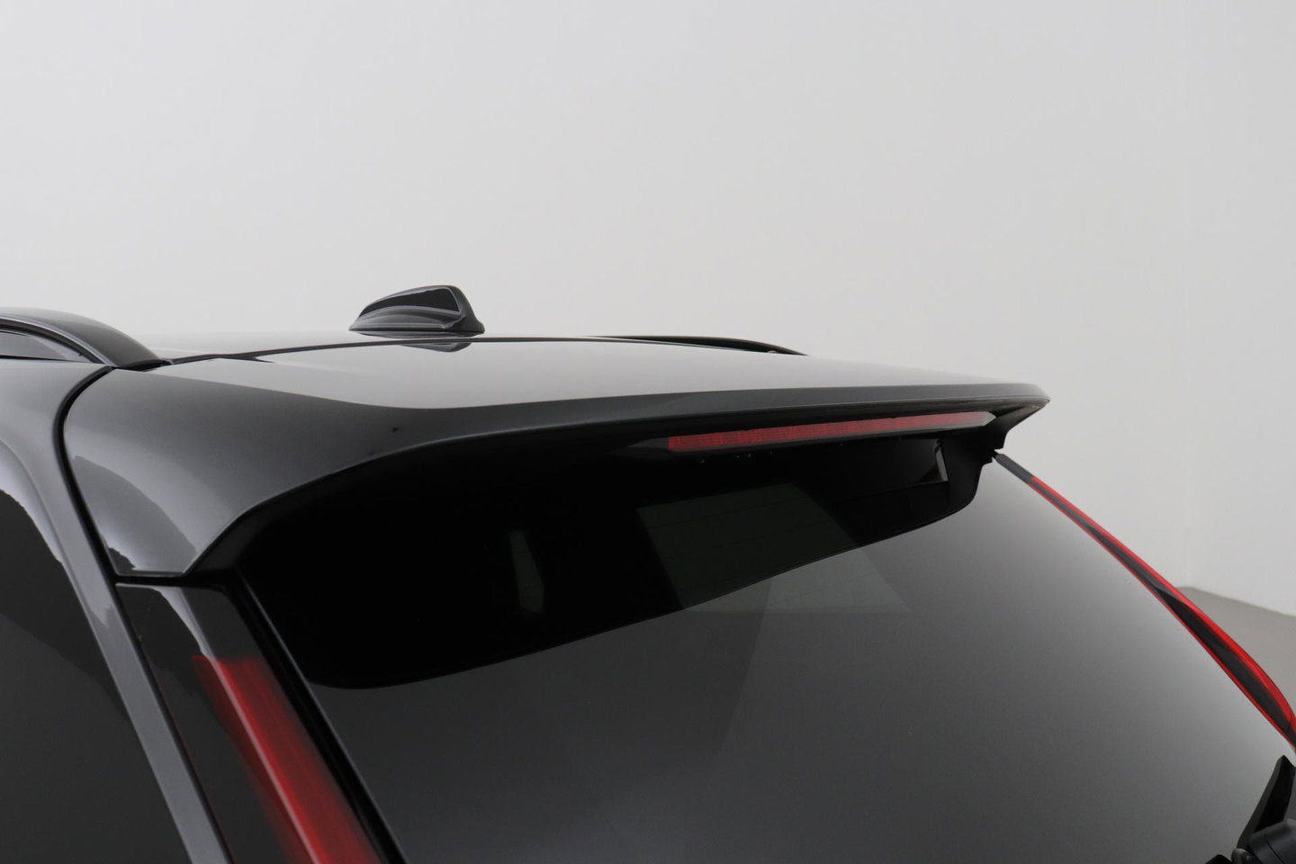 Volvo XC90 T8 Ultra Black Edition | HEICO 22 inch | Luchtvering | Bowers & Wilkins | Stoelventilatie | Trekhaak