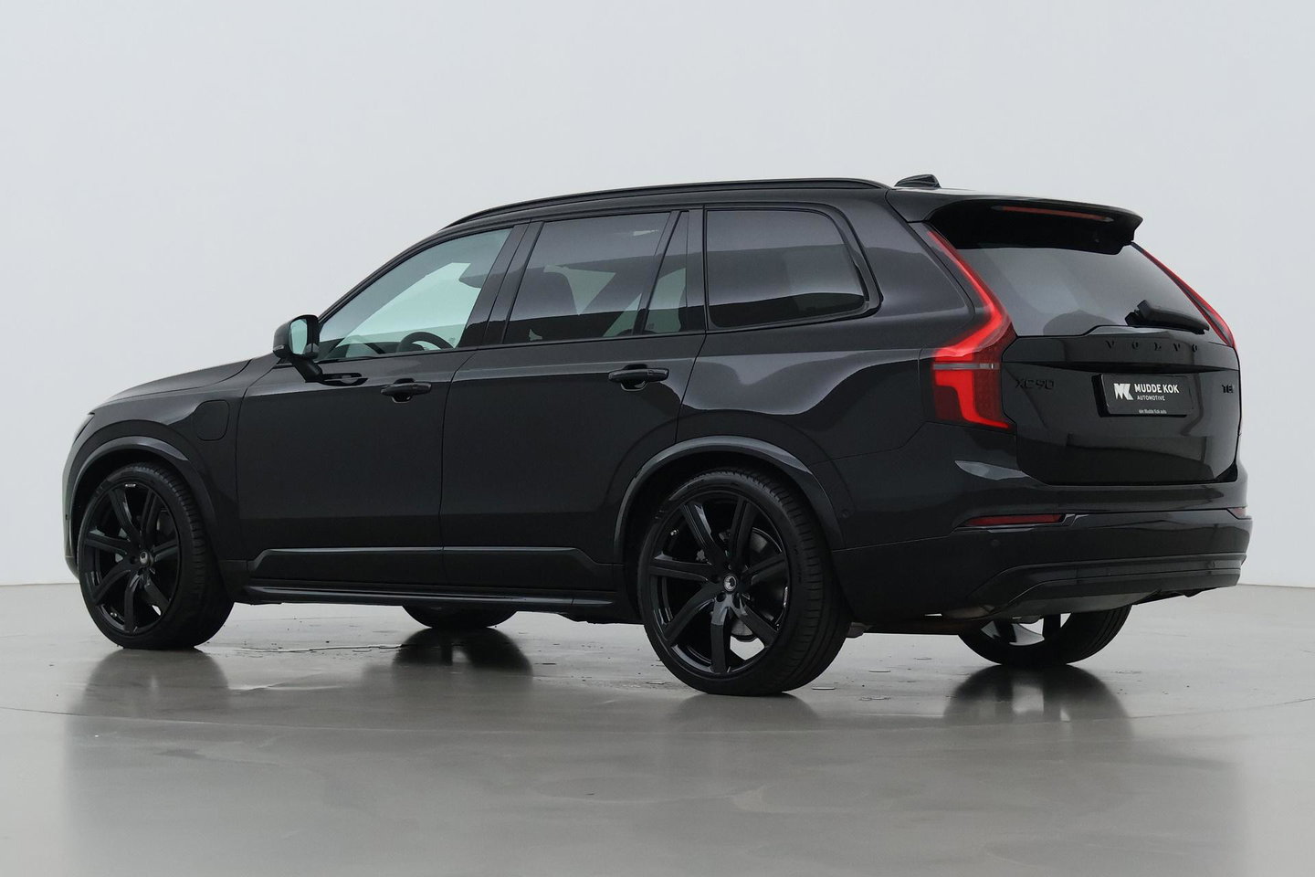 Volvo XC90 T8 Ultra Black Edition | HEICO 22 inch | Luchtvering | Bowers & Wilkins | Stoelventilatie | Trekhaak