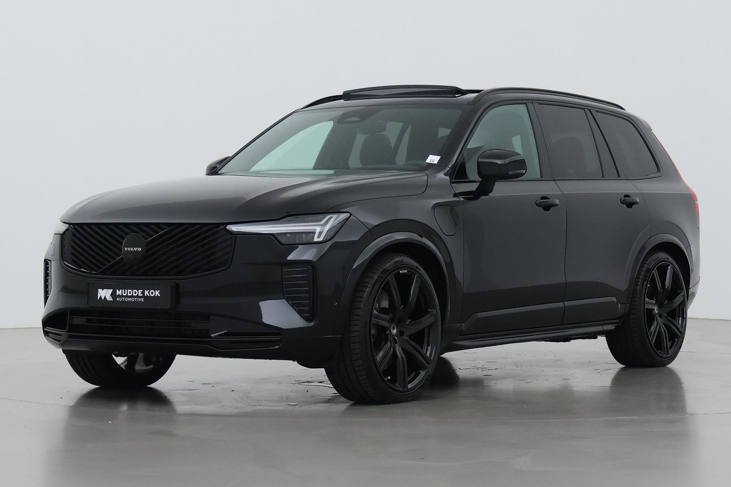 Volvo XC90 T8 Ultra Black Edition | HEICO 22 inch | Luchtvering | Bowers & Wilkins | Stoelventilatie | Trekhaak
