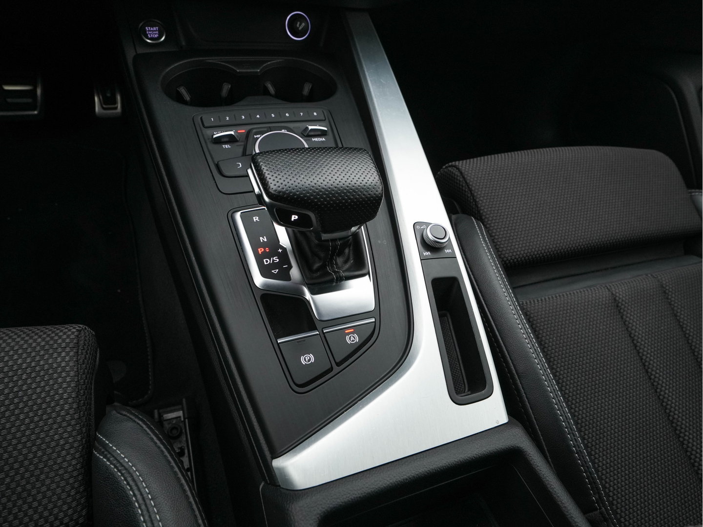 Audi A4 Avant 1.4 TFSI Sport S line edition Aut. *LEATHER-FABRIC | FULL-LED | SPORT-SEATS | NAVI-FULLMAP | SHIFT-PADDLES | PRIVACY-GLASS | ECC | PDC | CRUISE | 18''ALU*