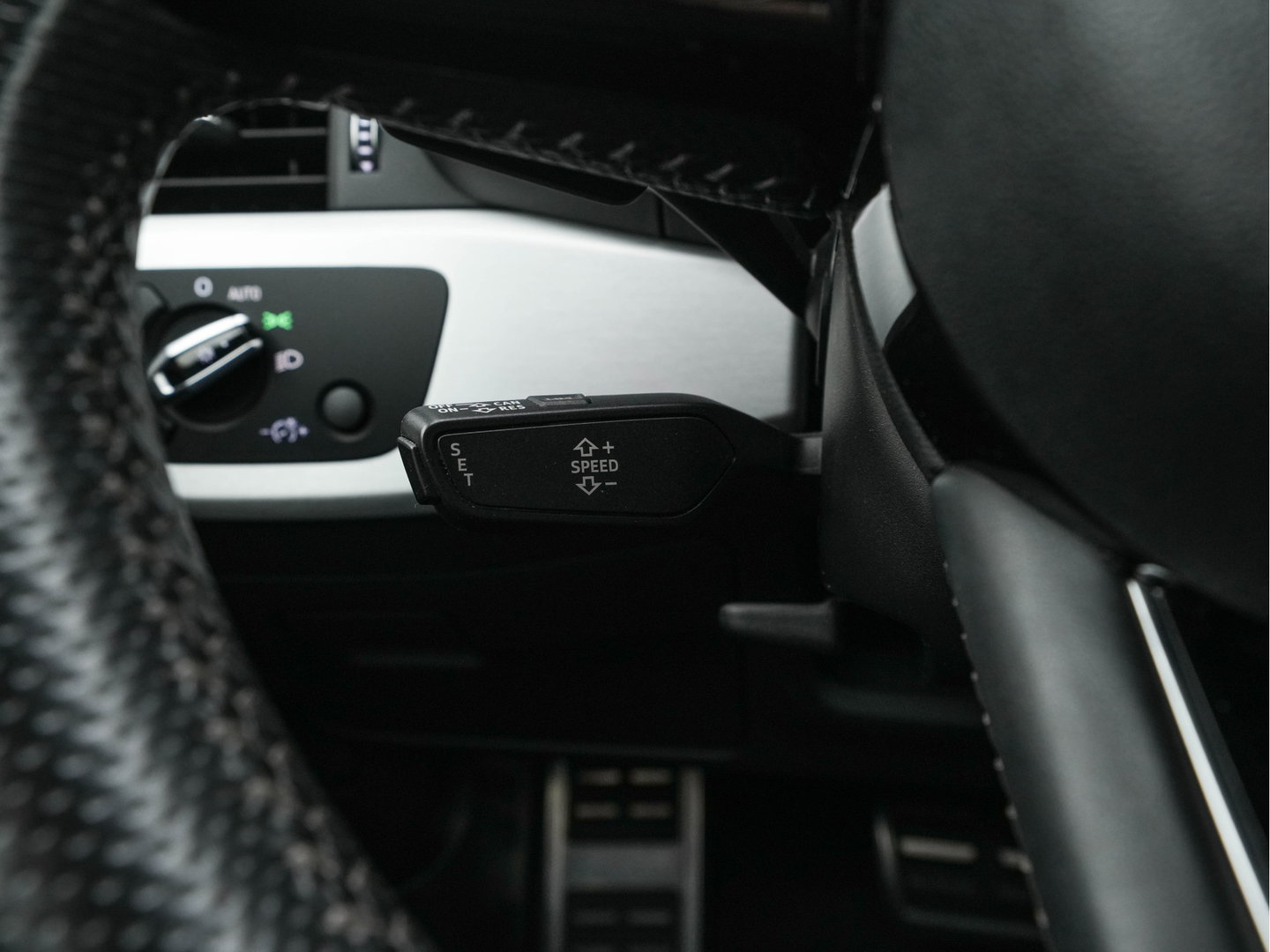 Audi A4 Avant 1.4 TFSI Sport S line edition Aut. *LEATHER-FABRIC | FULL-LED | SPORT-SEATS | NAVI-FULLMAP | SHIFT-PADDLES | PRIVACY-GLASS | ECC | PDC | CRUISE | 18''ALU*