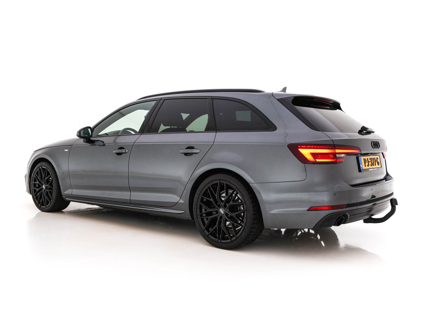 Audi A4 Avant 1.4 TFSI Sport S line edition Aut. *LEATHER-FABRIC | FULL-LED | SPORT-SEATS | NAVI-FULLMAP | SHIFT-PADDLES | PRIVACY-GLASS | ECC | PDC | CRUISE | 18''ALU*