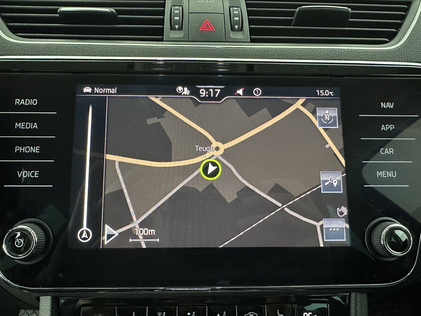 Škoda Superb Combi 1.4 TSI iV Business Edition Plus (Plug-in) (INCL.BTW) Aut. *FULL-LED | DIGI-COCKPIT | ADAPTIVE-CRUISE | BLIND-SPOT | MEMORY-PACK | CARPLAY | CAMERA | HEATED-COMFORTSEATS | NAVI-FULLMAP | AMBIENT-LIGHT | PRIVACY-GLASS | SHIFT-PADDLES |