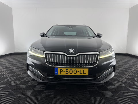 Škoda Superb Combi 1.4 TSI iV Business Edition Plus (Plug-in) (INCL.BTW) Aut. *FULL-LED | DIGI-COCKPIT | ADAPTIVE-CRUISE | BLIND-SPOT | MEMORY-PACK | CARPLAY | CAMERA | HEATED-COMFORTSEATS | NAVI-FULLMAP | AMBIENT-LIGHT | PRIVACY-GLASS | SHIFT-PADDLES |