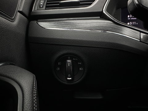 Škoda Superb Combi 1.4 TSI iV Business Edition Plus (Plug-in) (INCL.BTW) Aut. *FULL-LED | DIGI-COCKPIT | ADAPTIVE-CRUISE | BLIND-SPOT | MEMORY-PACK | CARPLAY | CAMERA | HEATED-COMFORTSEATS | NAVI-FULLMAP | AMBIENT-LIGHT | PRIVACY-GLASS | SHIFT-PADDLES |