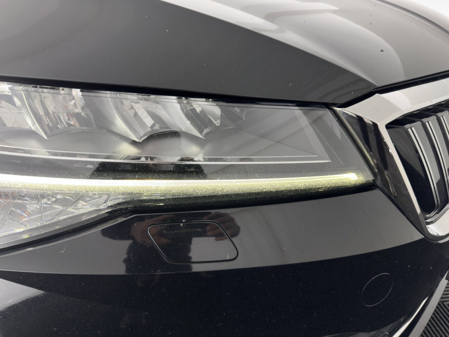Škoda Superb Combi 1.4 TSI iV Business Edition Plus (Plug-in) (INCL.BTW) Aut. *FULL-LED | DIGI-COCKPIT | ADAPTIVE-CRUISE | BLIND-SPOT | MEMORY-PACK | CARPLAY | CAMERA | HEATED-COMFORTSEATS | NAVI-FULLMAP | AMBIENT-LIGHT | PRIVACY-GLASS | SHIFT-PADDLES |
