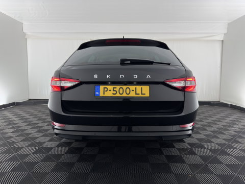 Škoda Superb Combi 1.4 TSI iV Business Edition Plus (Plug-in) (INCL.BTW) Aut. *FULL-LED | DIGI-COCKPIT | ADAPTIVE-CRUISE | BLIND-SPOT | MEMORY-PACK | CARPLAY | CAMERA | HEATED-COMFORTSEATS | NAVI-FULLMAP | AMBIENT-LIGHT | PRIVACY-GLASS | SHIFT-PADDLES |