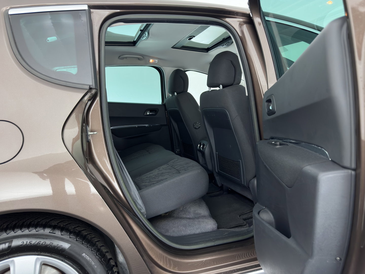 Peugeot 3008 2.0 HDiF HYbrid4 Blue Lease Aut. *PANO | HEAD-UP | NAVI-FULLMAP | COMFORTSEATS | SHIFTPADDLES | PRIVACY-GLASS | ECC | PDC | CRUISE | TOWBAR | 16''ALU*
