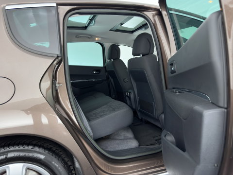 Peugeot 3008 2.0 HDiF HYbrid4 Blue Lease Aut. *PANO | HEAD-UP | NAVI-FULLMAP | COMFORTSEATS | SHIFTPADDLES | PRIVACY-GLASS | ECC | PDC | CRUISE | TOWBAR | 16''ALU*