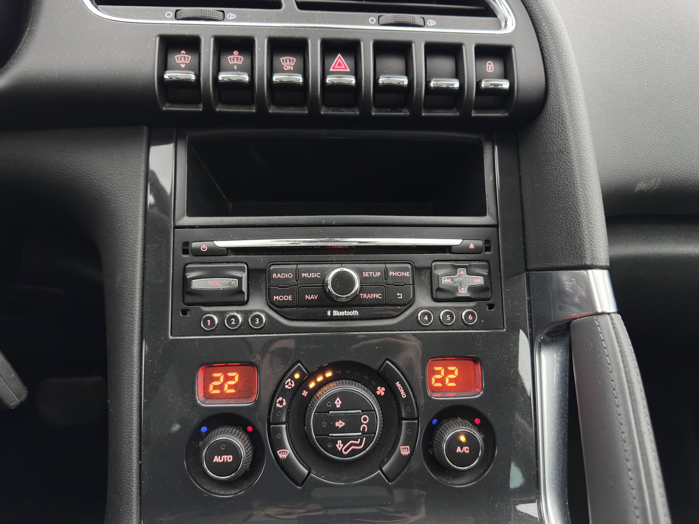 Peugeot 3008 2.0 HDiF HYbrid4 Blue Lease Aut. *PANO | HEAD-UP | NAVI-FULLMAP | COMFORTSEATS | SHIFTPADDLES | PRIVACY-GLASS | ECC | PDC | CRUISE | TOWBAR | 16''ALU*