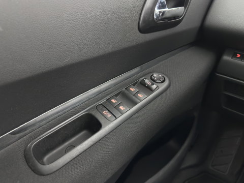 Peugeot 3008 2.0 HDiF HYbrid4 Blue Lease Aut. *PANO | HEAD-UP | NAVI-FULLMAP | COMFORTSEATS | SHIFTPADDLES | PRIVACY-GLASS | ECC | PDC | CRUISE | TOWBAR | 16''ALU*