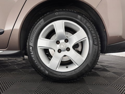 Peugeot 3008 2.0 HDiF HYbrid4 Blue Lease Aut. *PANO | HEAD-UP | NAVI-FULLMAP | COMFORTSEATS | SHIFTPADDLES | PRIVACY-GLASS | ECC | PDC | CRUISE | TOWBAR | 16''ALU*