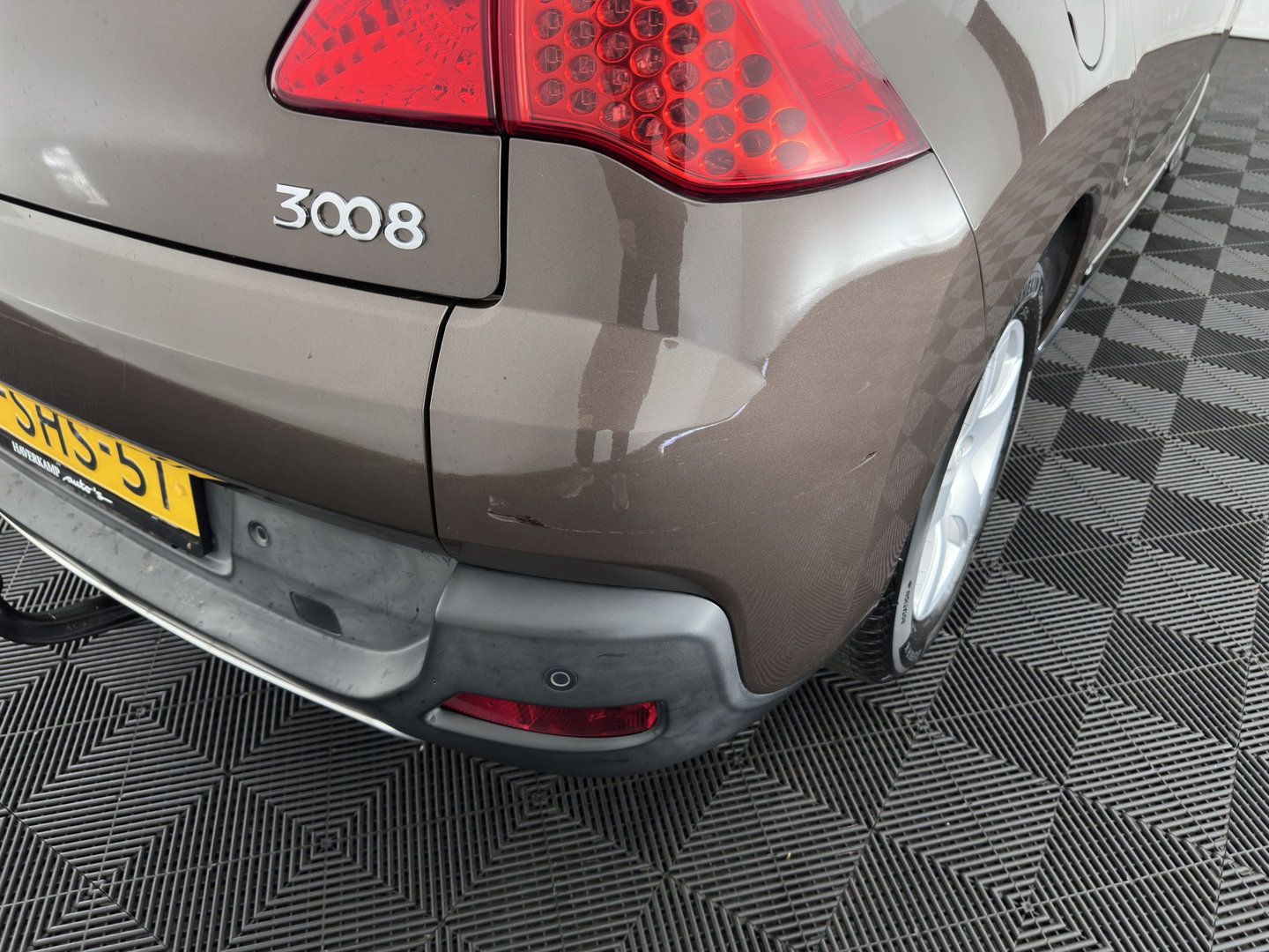 Peugeot 3008 2.0 HDiF HYbrid4 Blue Lease Aut. *PANO | HEAD-UP | NAVI-FULLMAP | COMFORTSEATS | SHIFTPADDLES | PRIVACY-GLASS | ECC | PDC | CRUISE | TOWBAR | 16''ALU*