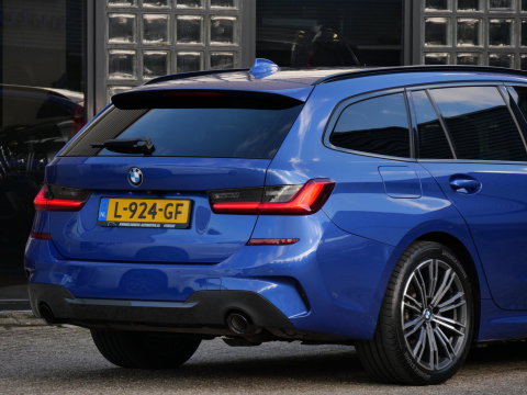 BMW 3 Serie Touring 320e M-SPORT/ LEER/ ADAPTIVE CRUISE/ LASER LED/ HiFi AUDIO/ SHADOWLINE/ SOH 90%