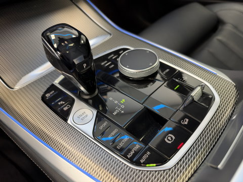 BMW X5 xDrive45e High Executive M Sport | Sky Lounge | Driving Assistant Pro | HUD | 22” | Luchtvering M Pakket