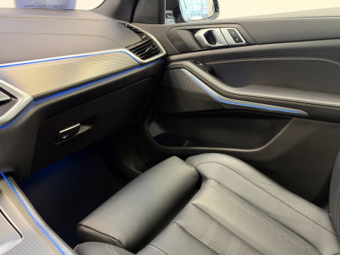 BMW X5 xDrive45e High Executive M Sport | Sky Lounge | Driving Assistant Pro | HUD | 22” | Luchtvering M Pakket