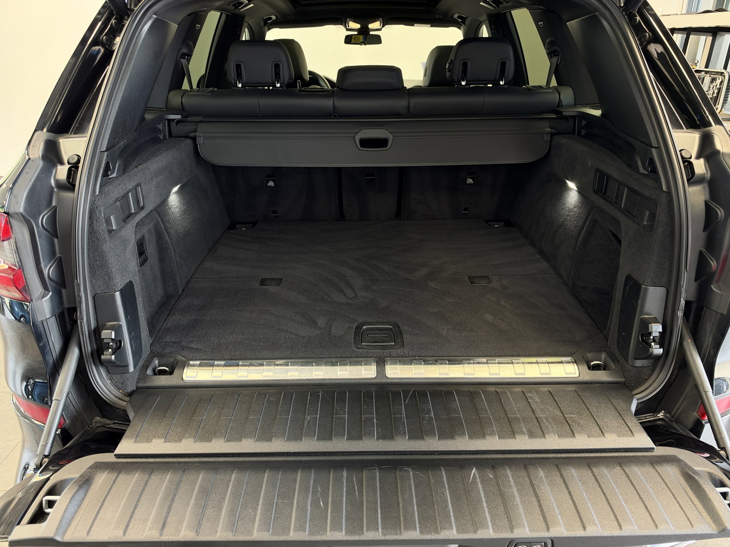 BMW X5 xDrive45e High Executive M Sport | Sky Lounge | Driving Assistant Pro | HUD | 22” | Luchtvering M Pakket