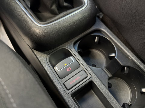 Volkswagen Tiguan 1.4 TSI Comfort&Design Edition Navigatie Climate Trekhaak 17"LM