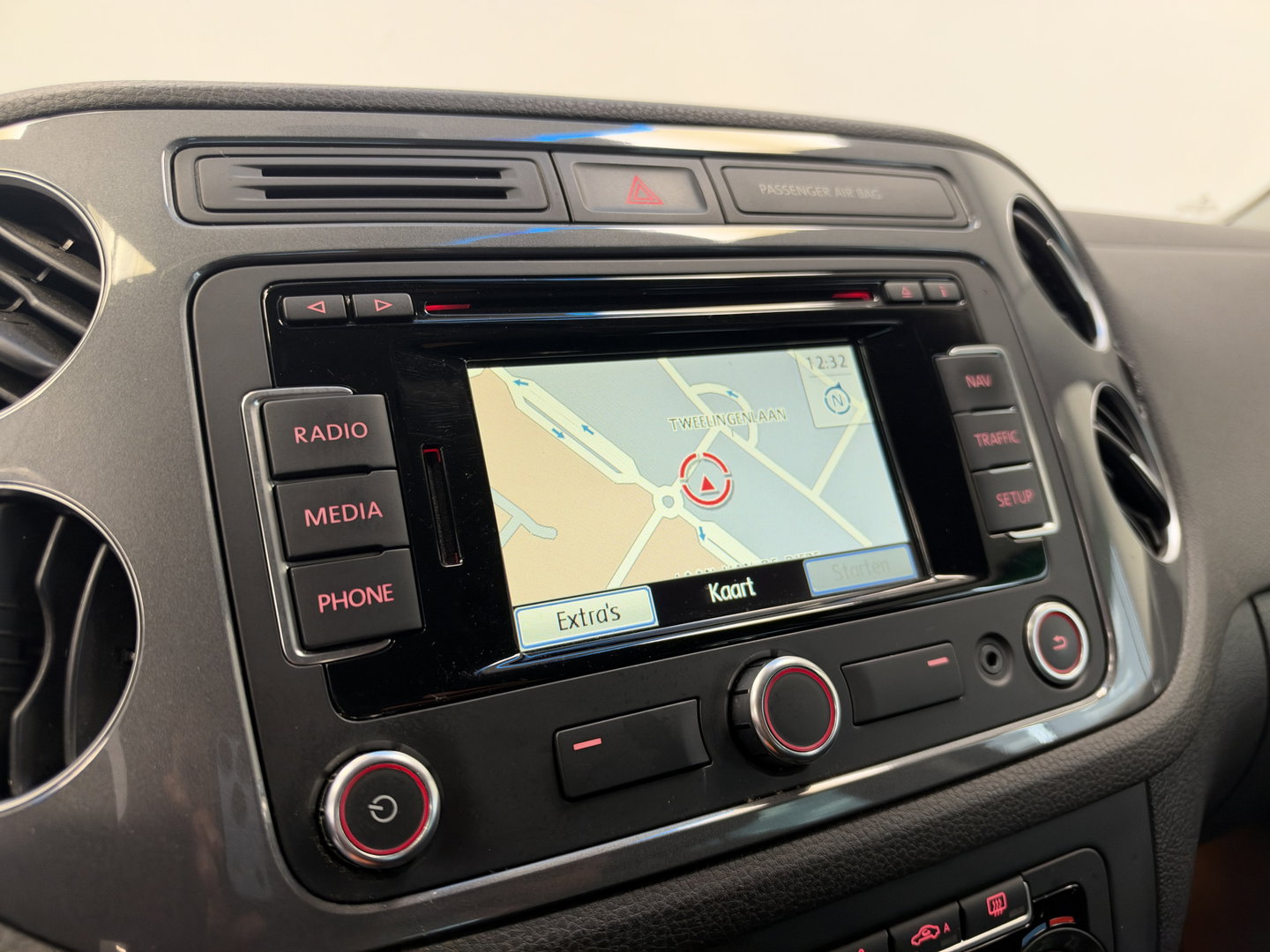 Volkswagen Tiguan 1.4 TSI Comfort&Design Edition Navigatie Climate Trekhaak 17"LM