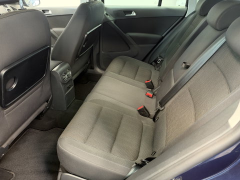 Volkswagen Tiguan 1.4 TSI Comfort&Design Edition Navigatie Climate Trekhaak 17"LM