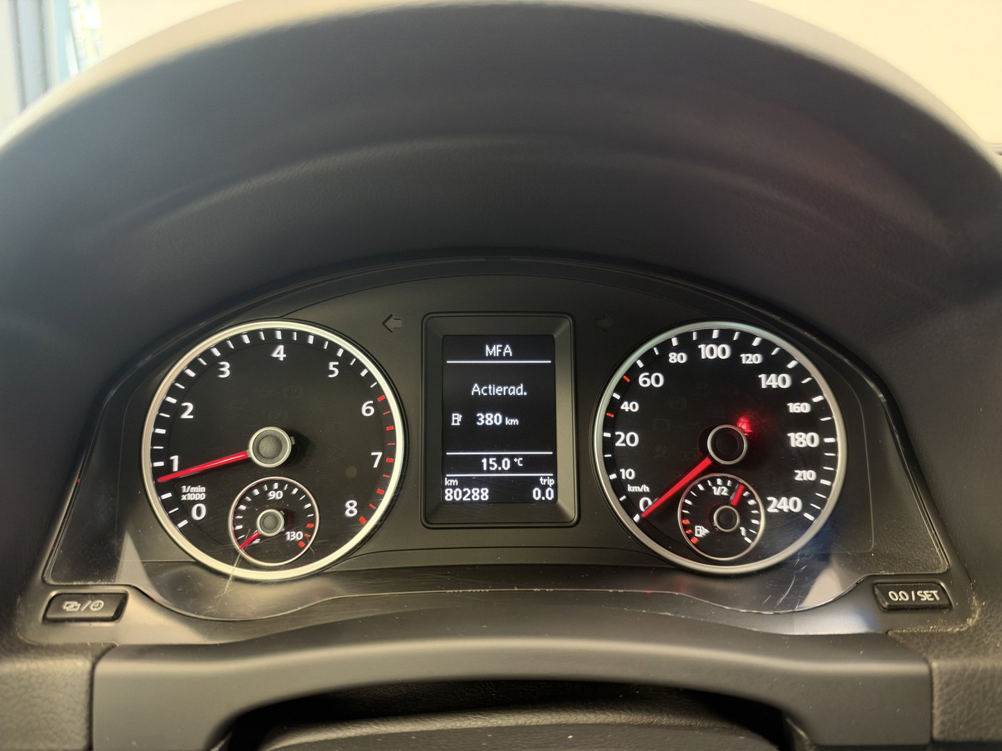 Volkswagen Tiguan 1.4 TSI Comfort&Design Edition Navigatie Climate Trekhaak 17"LM