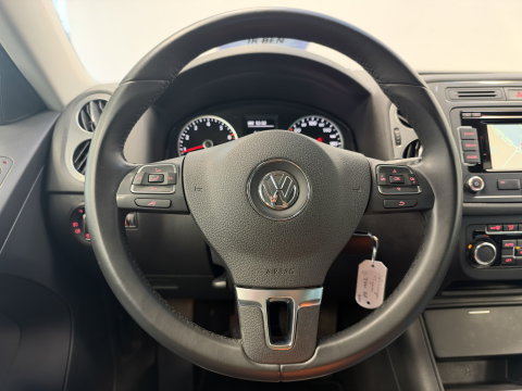 Volkswagen Tiguan 1.4 TSI Comfort&Design Edition Navigatie Climate Trekhaak 17"LM
