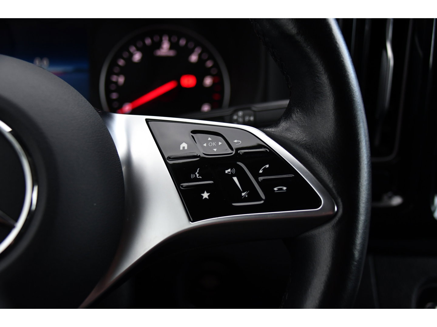 Mercedes-Benz Vito 116 CDI L3 4matic PB Edition Adaptieve Cruise, Camera, Carplay, LED, 4x4, Trekhaak, NAVI, Mbux, Automaat, 164pk, Keyless, Uniek!