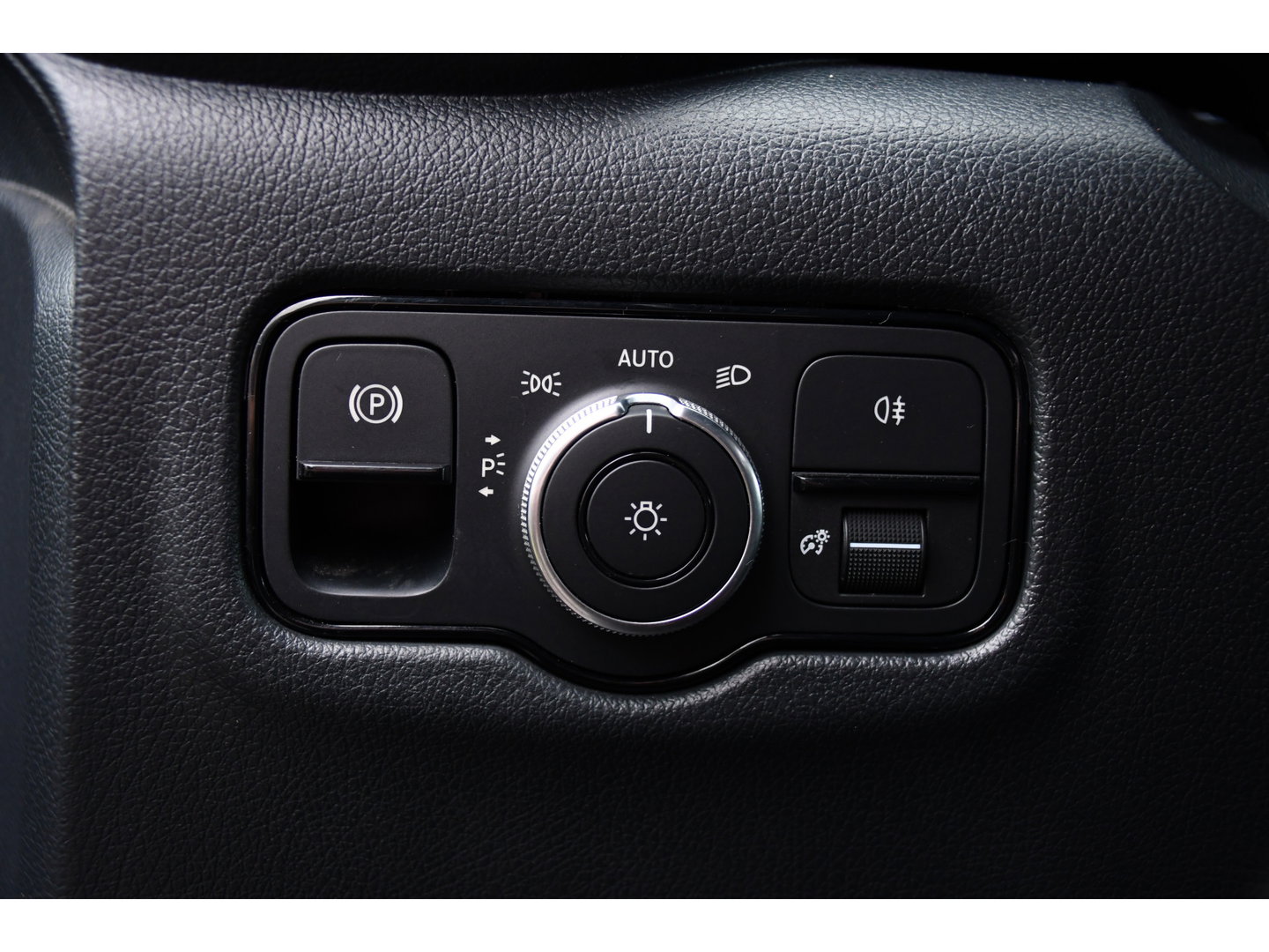 Mercedes-Benz Vito 116 CDI L3 4matic PB Edition Adaptieve Cruise, Camera, Carplay, LED, 4x4, Trekhaak, NAVI, Mbux, Automaat, 164pk, Keyless, Uniek!