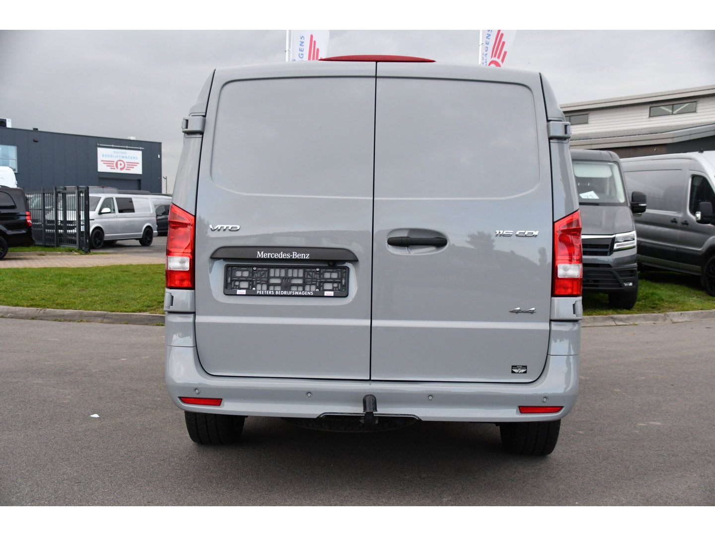 Mercedes-Benz Vito 116 CDI L3 4matic PB Edition Adaptieve Cruise, Camera, Carplay, LED, 4x4, Trekhaak, NAVI, Mbux, Automaat, 164pk, Keyless, Uniek!