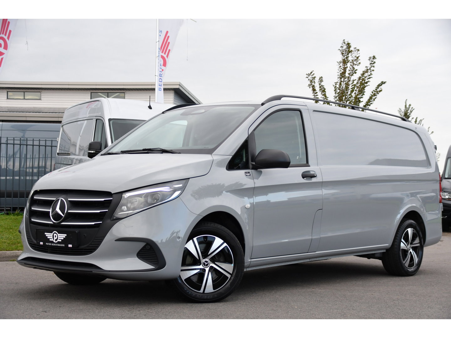 Mercedes-Benz Vito 116 CDI L3 4matic PB Edition Adaptieve Cruise, Camera, Carplay, LED, 4x4, Trekhaak, NAVI, Mbux, Automaat, 164pk, Keyless, Uniek!