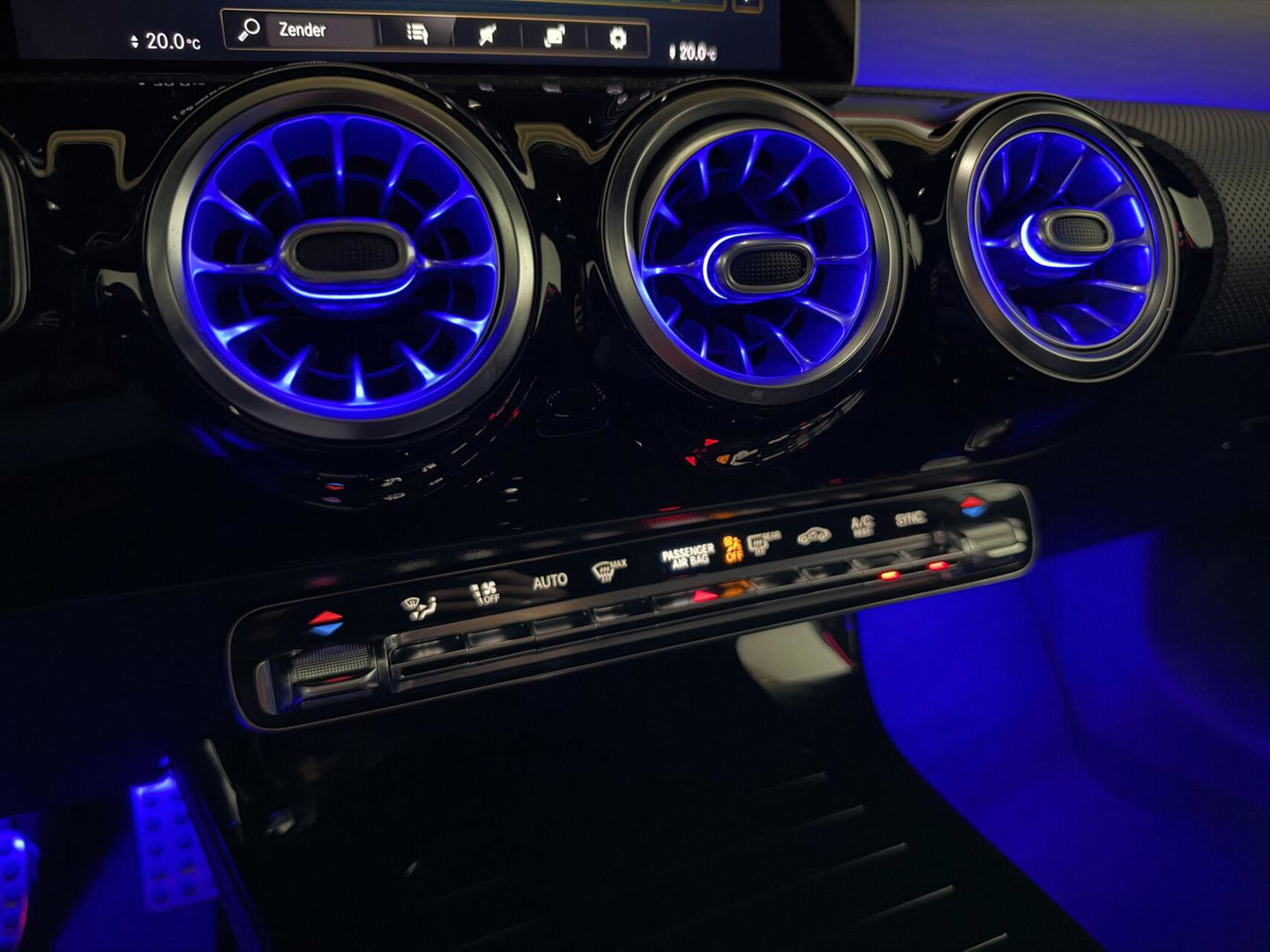 Mercedes-Benz A-Klasse 200 AMG Pano Sfeer Memory Leer Camera