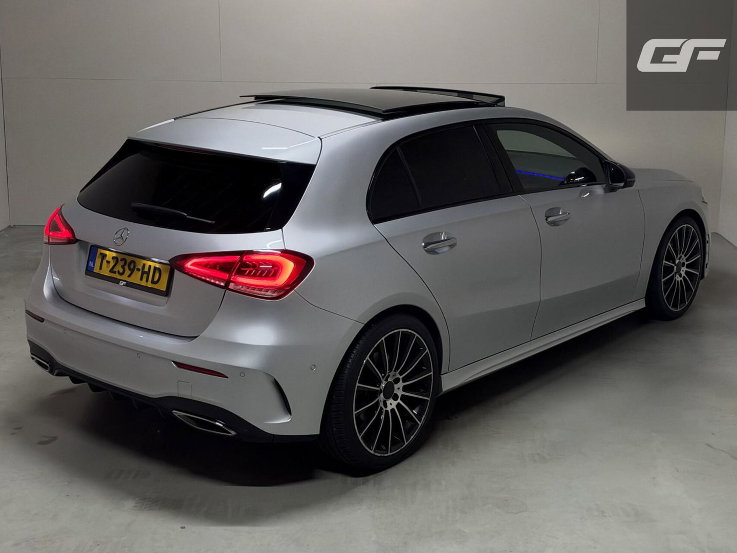 Mercedes-Benz A-Klasse 200 AMG Pano Sfeer Memory Leer Camera