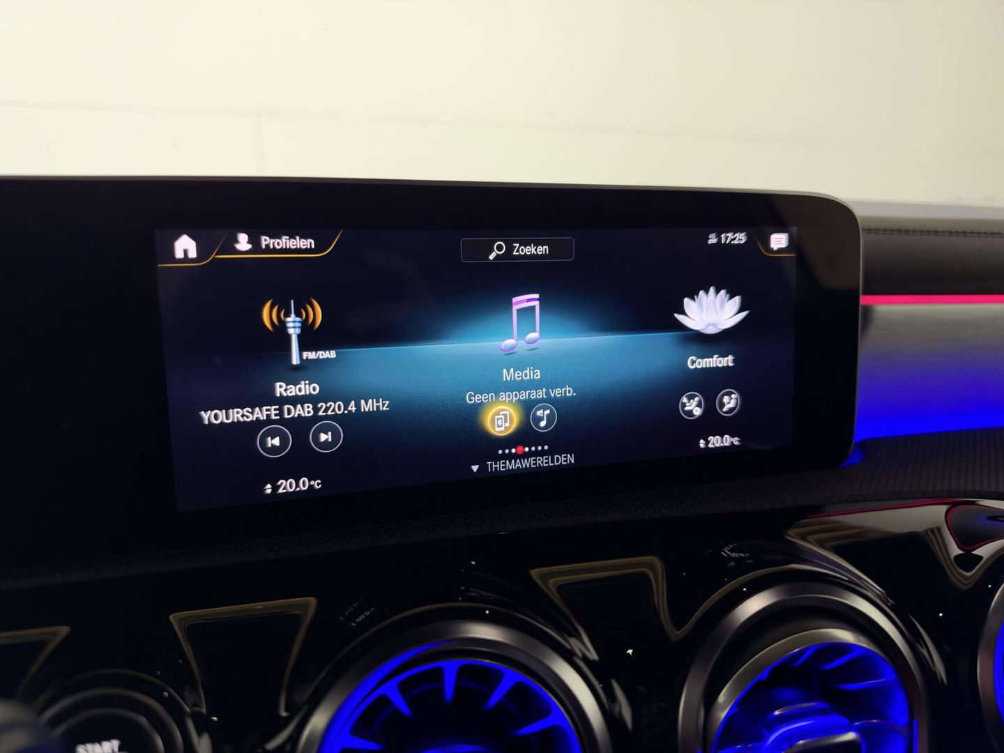 Mercedes-Benz A-Klasse 200 AMG Pano Sfeer Memory Leer Camera