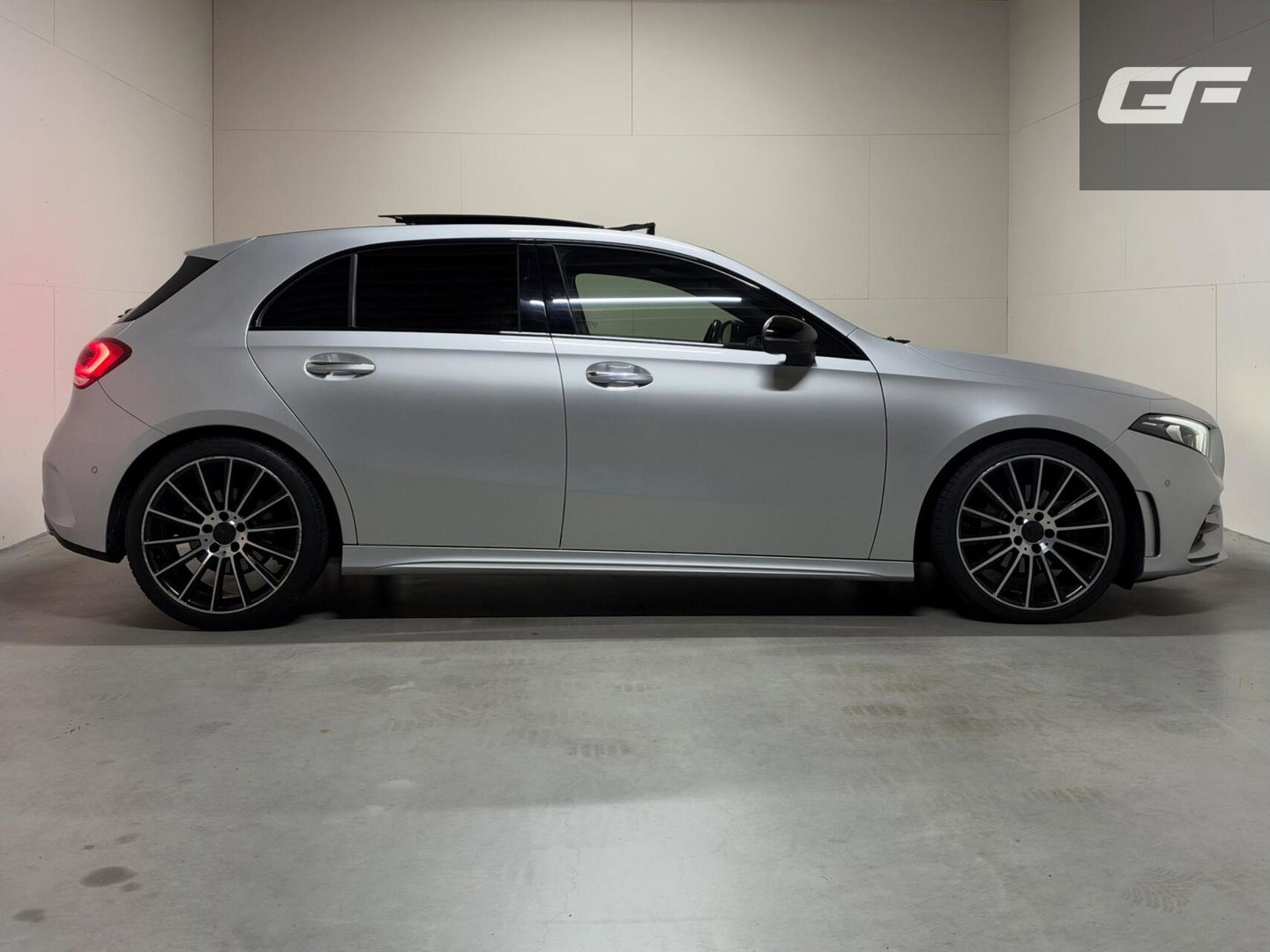 Mercedes-Benz A-Klasse 200 AMG Pano Sfeer Memory Leer Camera