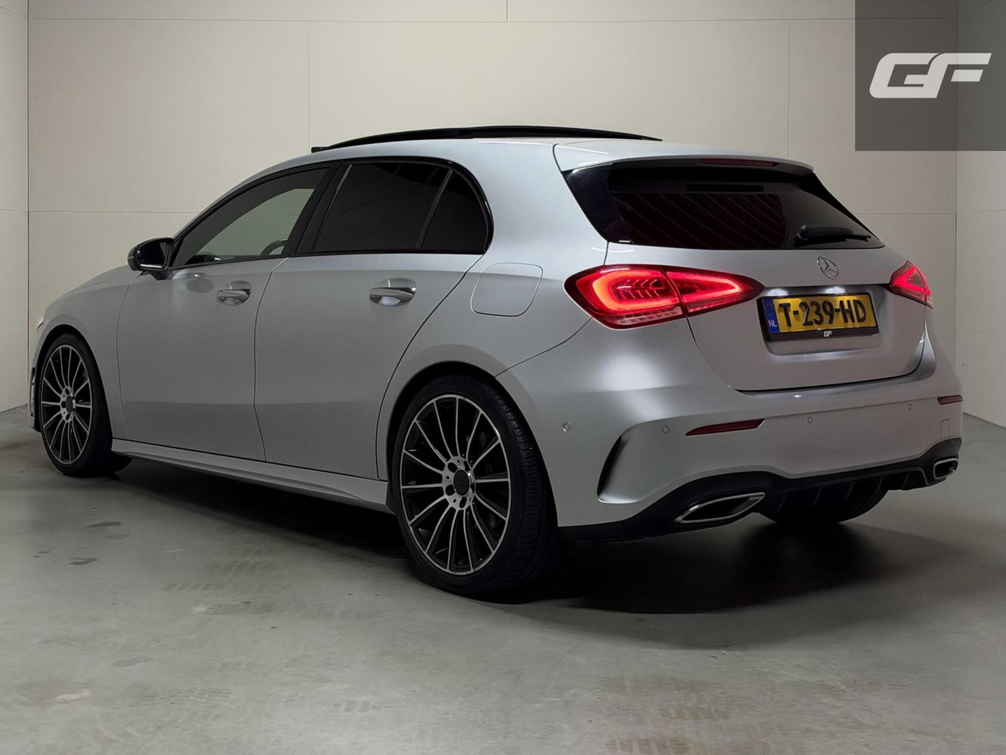 Mercedes-Benz A-Klasse 200 AMG Pano Sfeer Memory Leer Camera