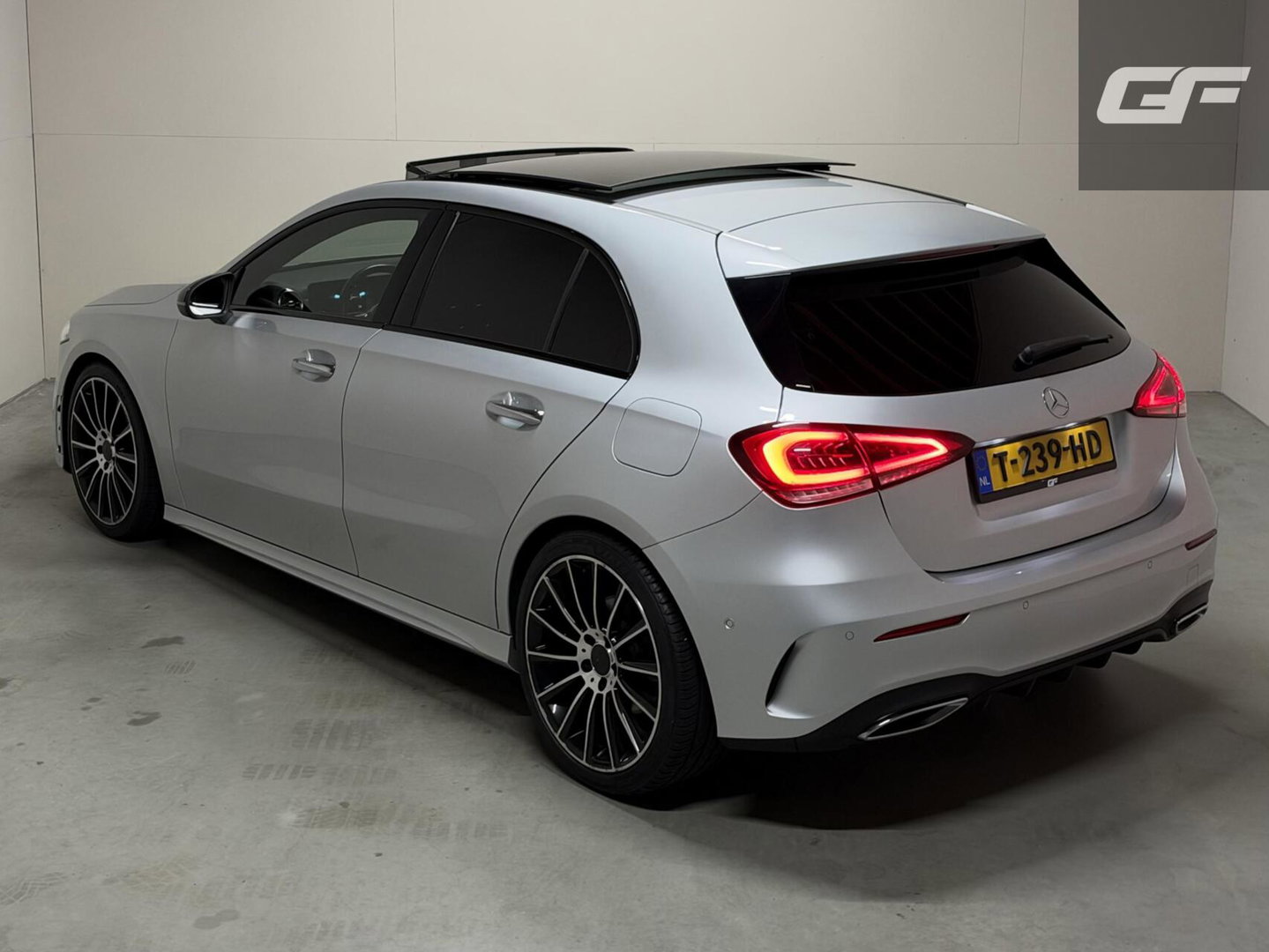 Mercedes-Benz A-Klasse 200 AMG Pano Sfeer Memory Leer Camera