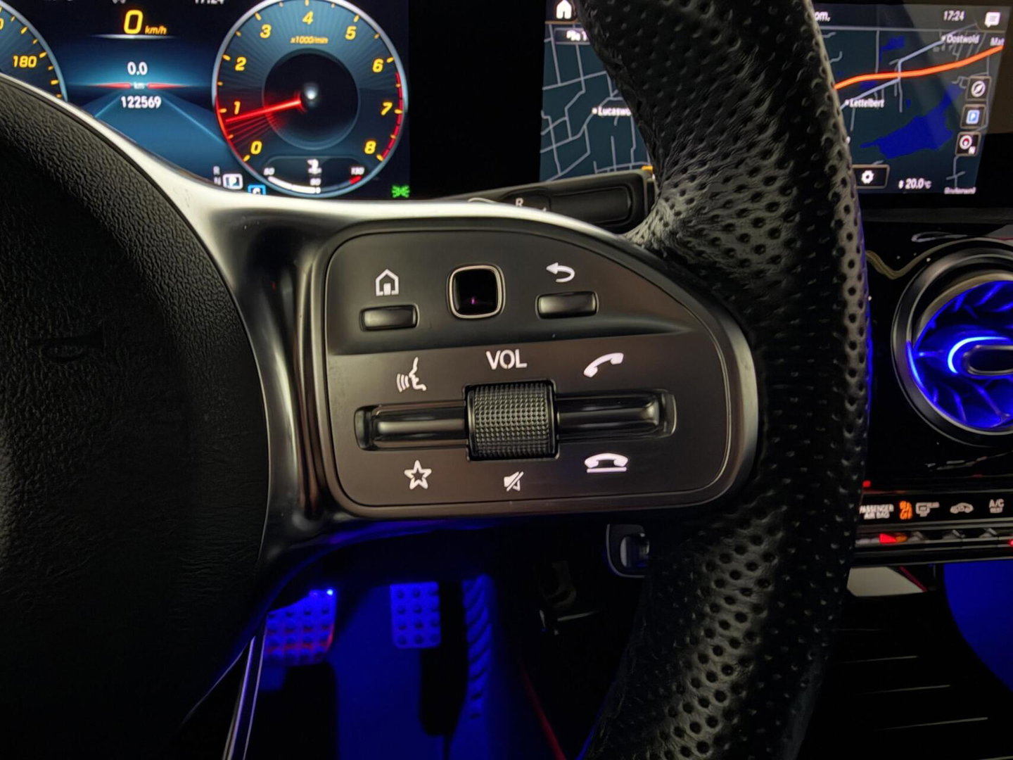 Mercedes-Benz A-Klasse 200 AMG Pano Sfeer Memory Leer Camera