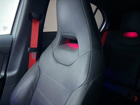 Mercedes-Benz A-Klasse 200 AMG Pano Sfeer Memory Leer Camera