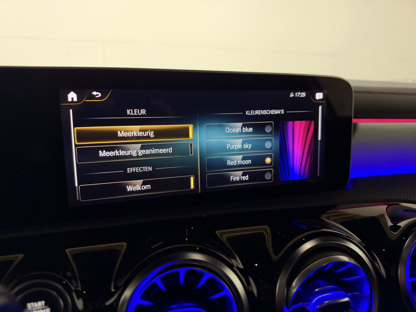 Mercedes-Benz A-Klasse 200 AMG Pano Sfeer Memory Leer Camera