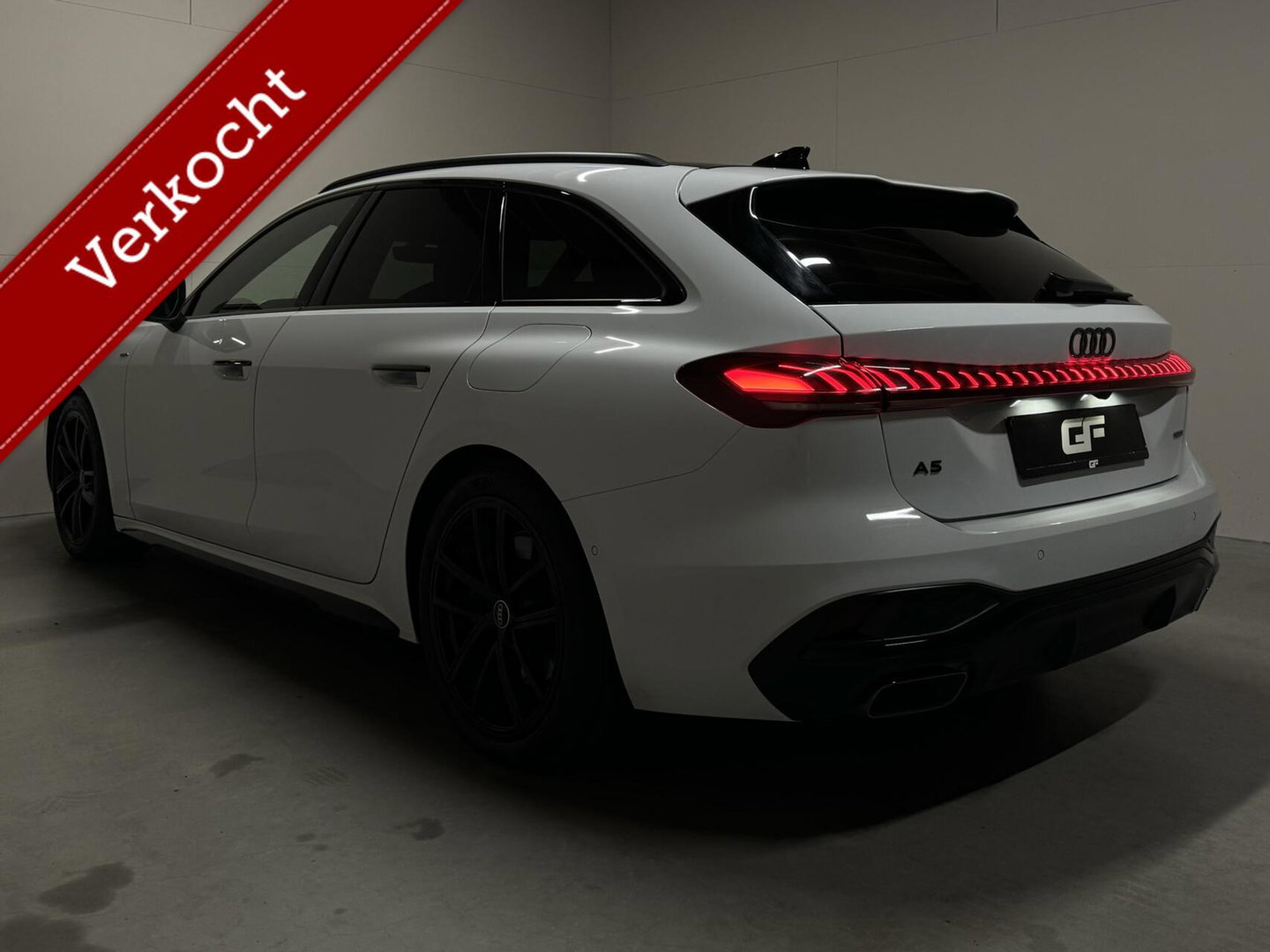 Audi A5 Avant 2.0 e-hybrid Quattro S-Line Pano 360° RS-Seats Passenger display