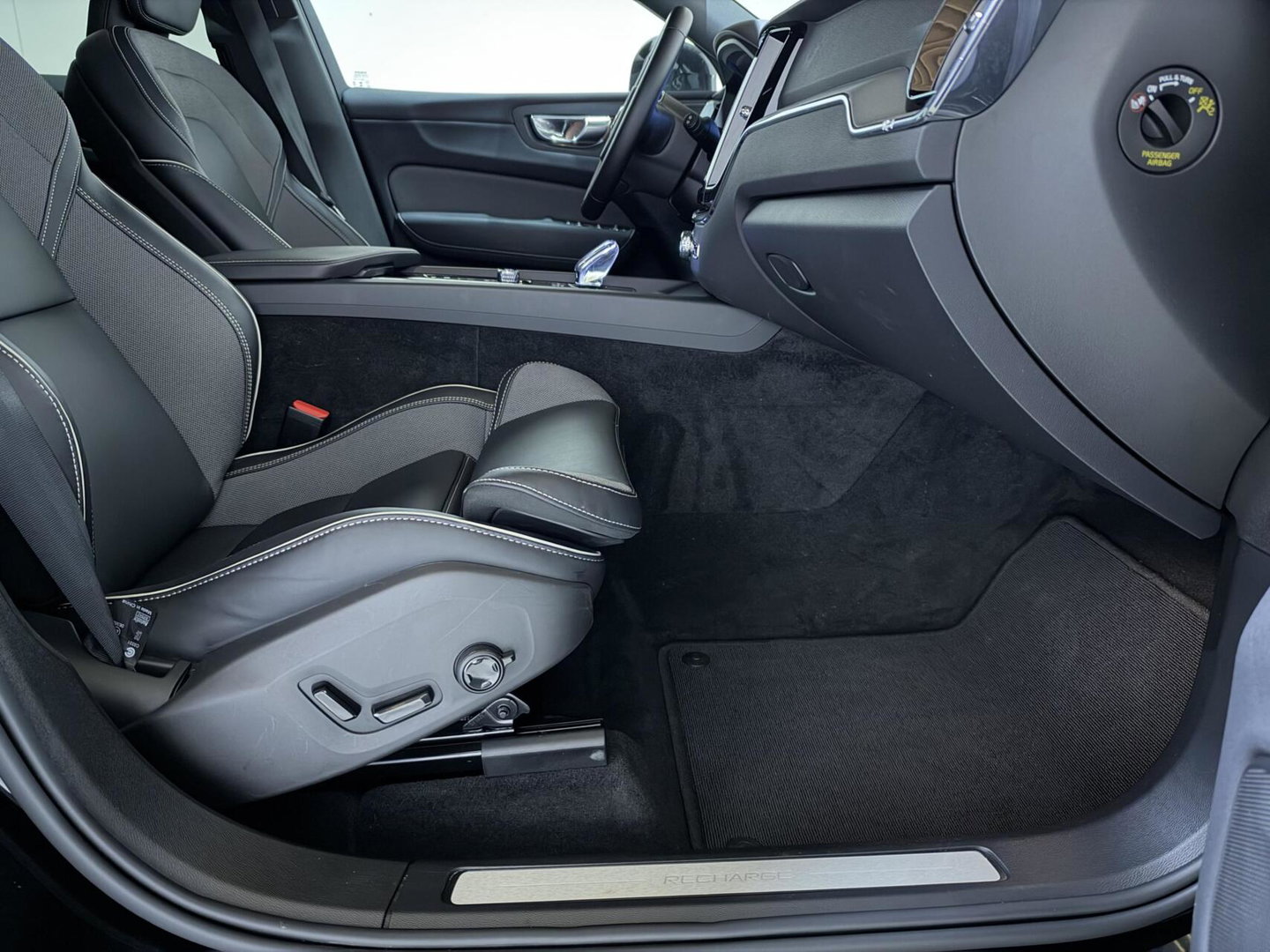 Volvo XC60 2.0 T6 Plug-in hybrid AWD Ultimate Black Edition