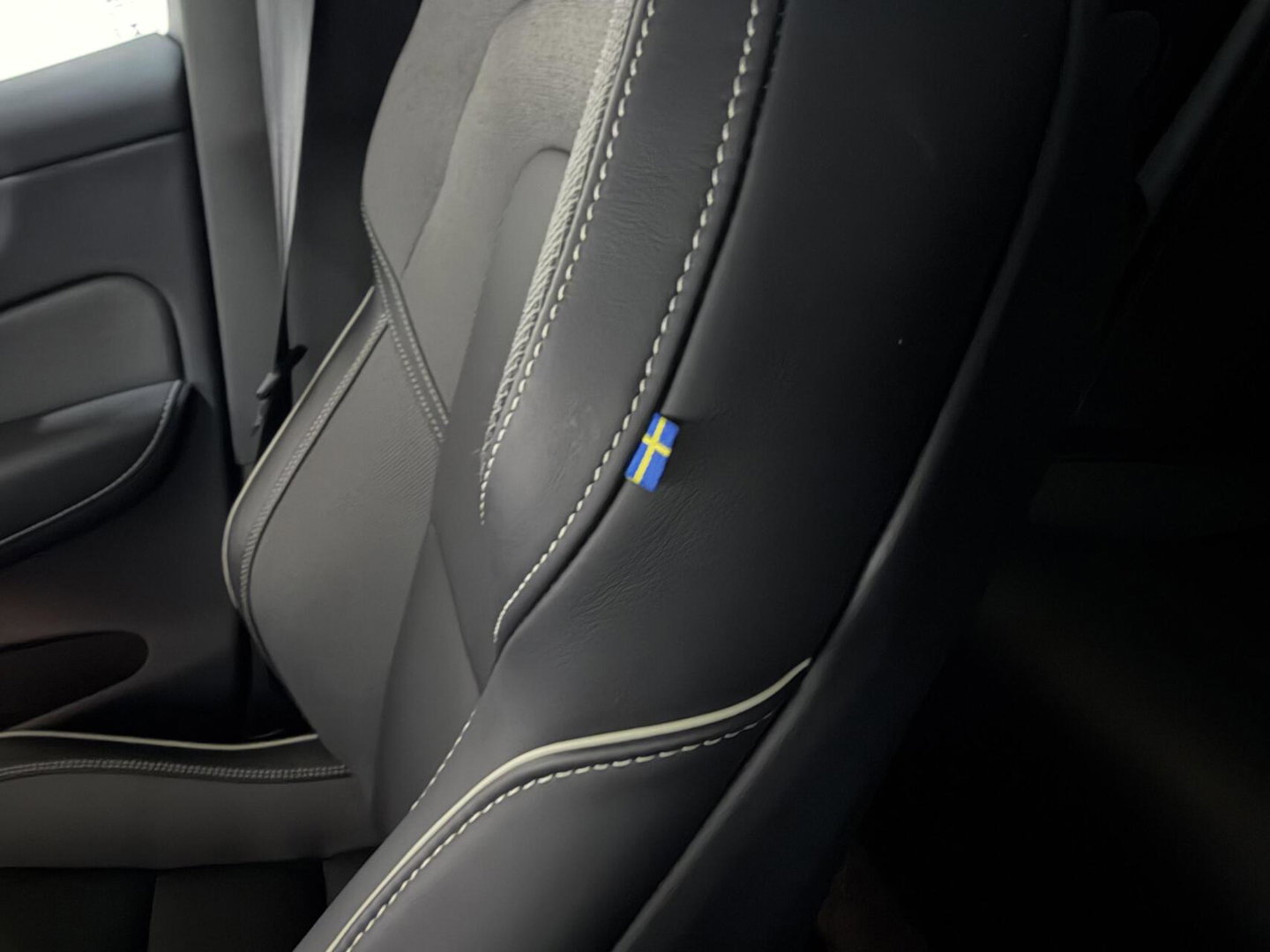 Volvo XC60 2.0 T6 Plug-in hybrid AWD Ultimate Black Edition