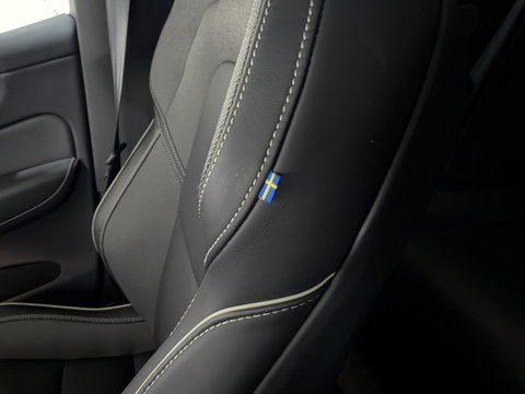 Volvo XC60 2.0 T6 Plug-in hybrid AWD Ultimate Black Edition
