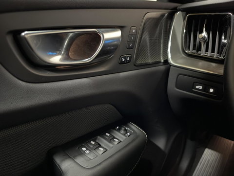 Volvo XC60 2.0 T6 Plug-in hybrid AWD Ultimate Black Edition