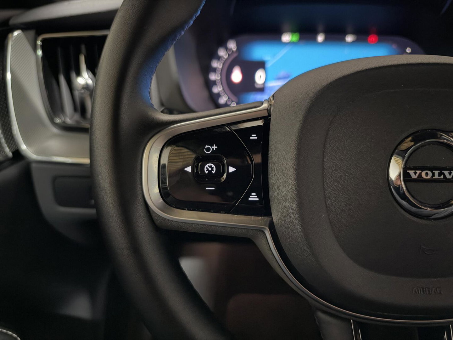 Volvo XC60 2.0 T6 Plug-in hybrid AWD Ultimate Black Edition