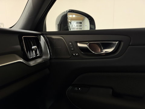 Volvo XC60 2.0 T6 Plug-in hybrid AWD Ultimate Black Edition