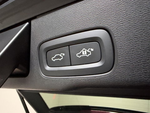 Volvo XC60 2.0 T6 Plug-in hybrid AWD Ultimate Black Edition