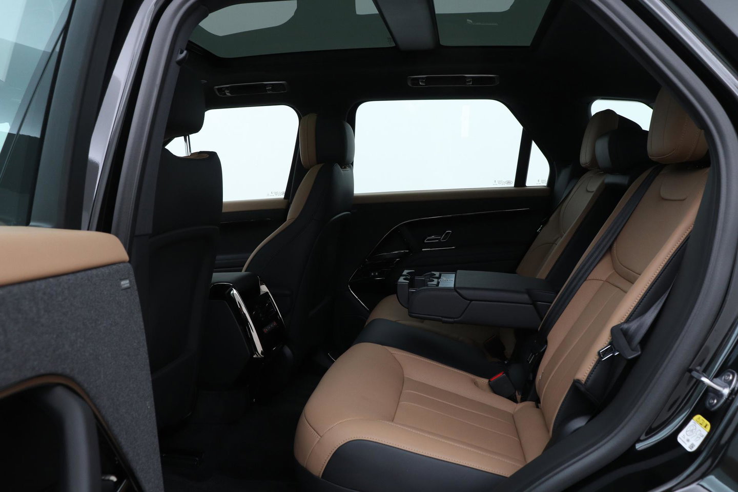 Land Rover Range Rover Sport P460e SE | 23 Inch | ClearSight | Meridian 3D Surround | Panoramadak | Stoelventilatie | Head-Up
