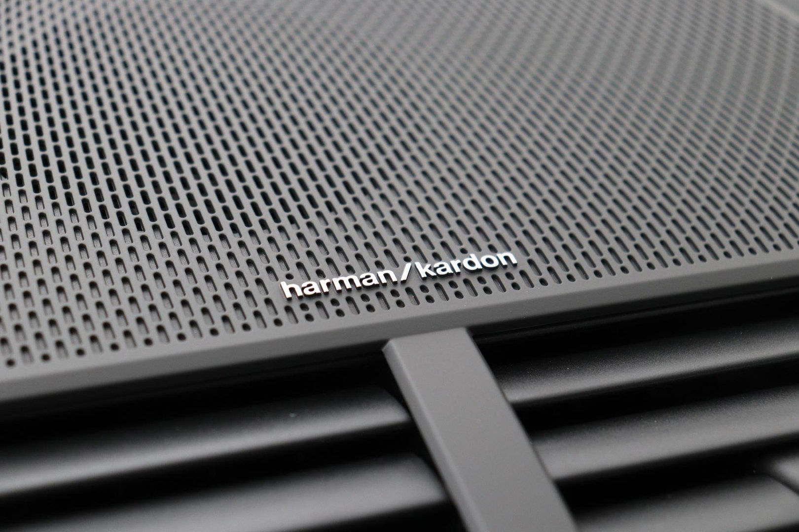 Polestar 2 Long Range Single Motor Plus | 82 kWh | Harman/Kardon | Panoramadak | ACC | Camera | Keyless | Stoelverwarming | 19 Inch